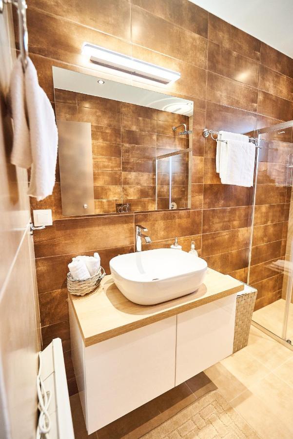 The El Greco Spirit Meets The Athenian Luxury Apt1 Exteriör bild